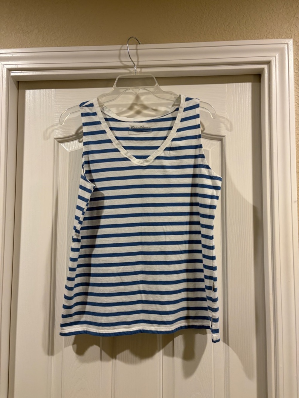 Eddie Bauer White and Blue Striped V-Neck Tank size L - Picture 4 of 6